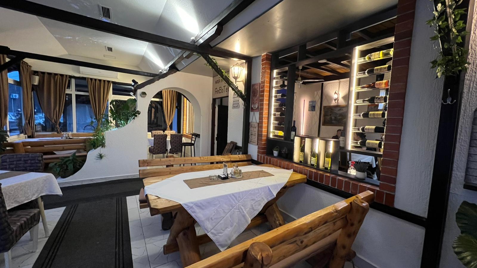 Ambijent restorana Наша кафана АнБоТеа